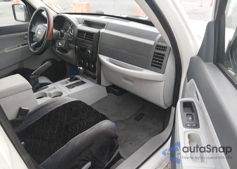 2008 Jeep Liberty Sport z USA, uszkodzony, nr VIN 1J8GN28K48W212385